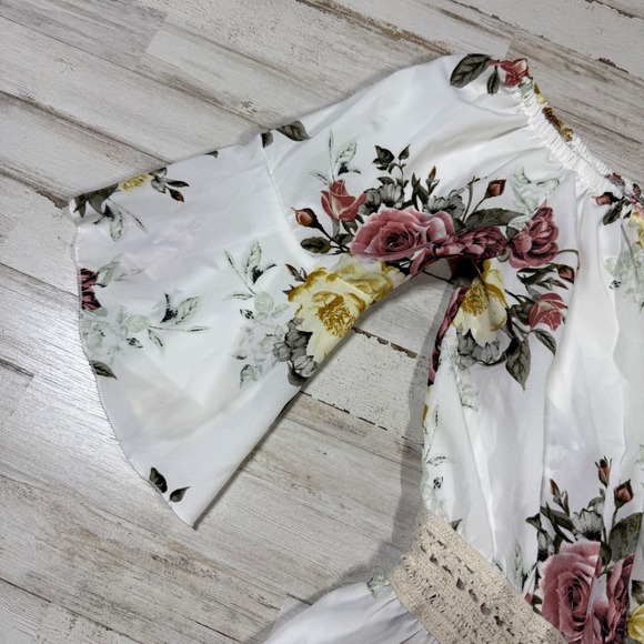 J For Justify Off Shoulder Floral Bell Sleeve Crochet Waist Romper Junior Size L - Picture 3 of 10